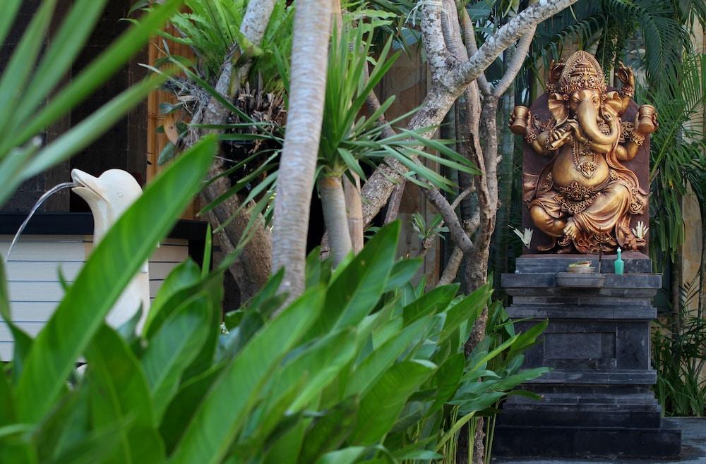 Hotel Lotus Tirta Seminyak Exteriér fotografie
