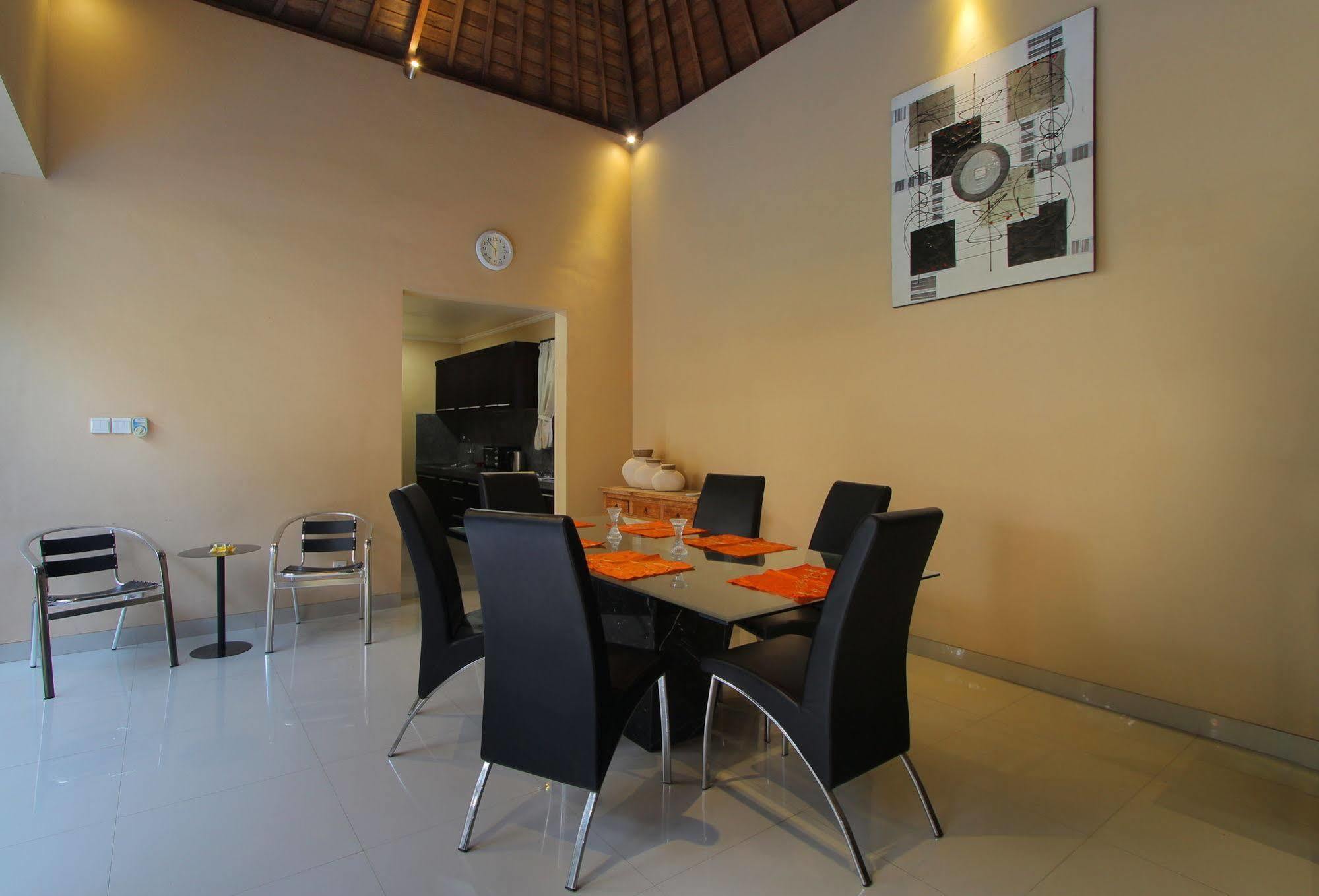 Hotel Lotus Tirta Seminyak Exteriér fotografie